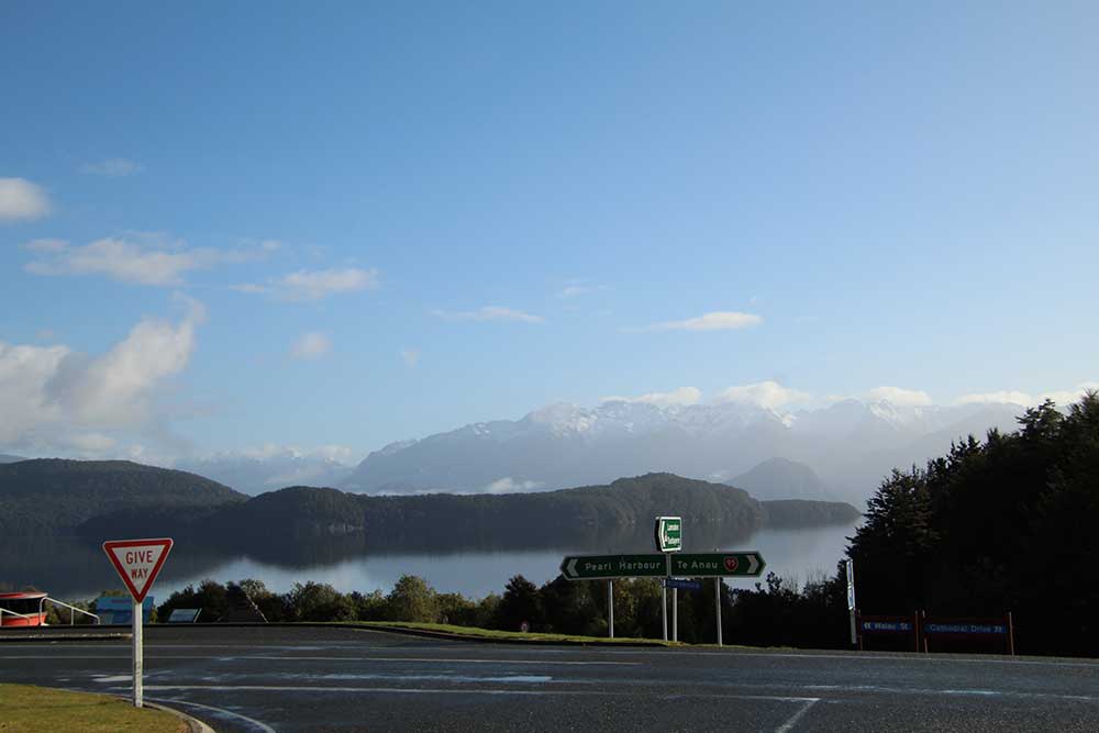 Road and Lake Manapouri View Road and Lake Manapouri View