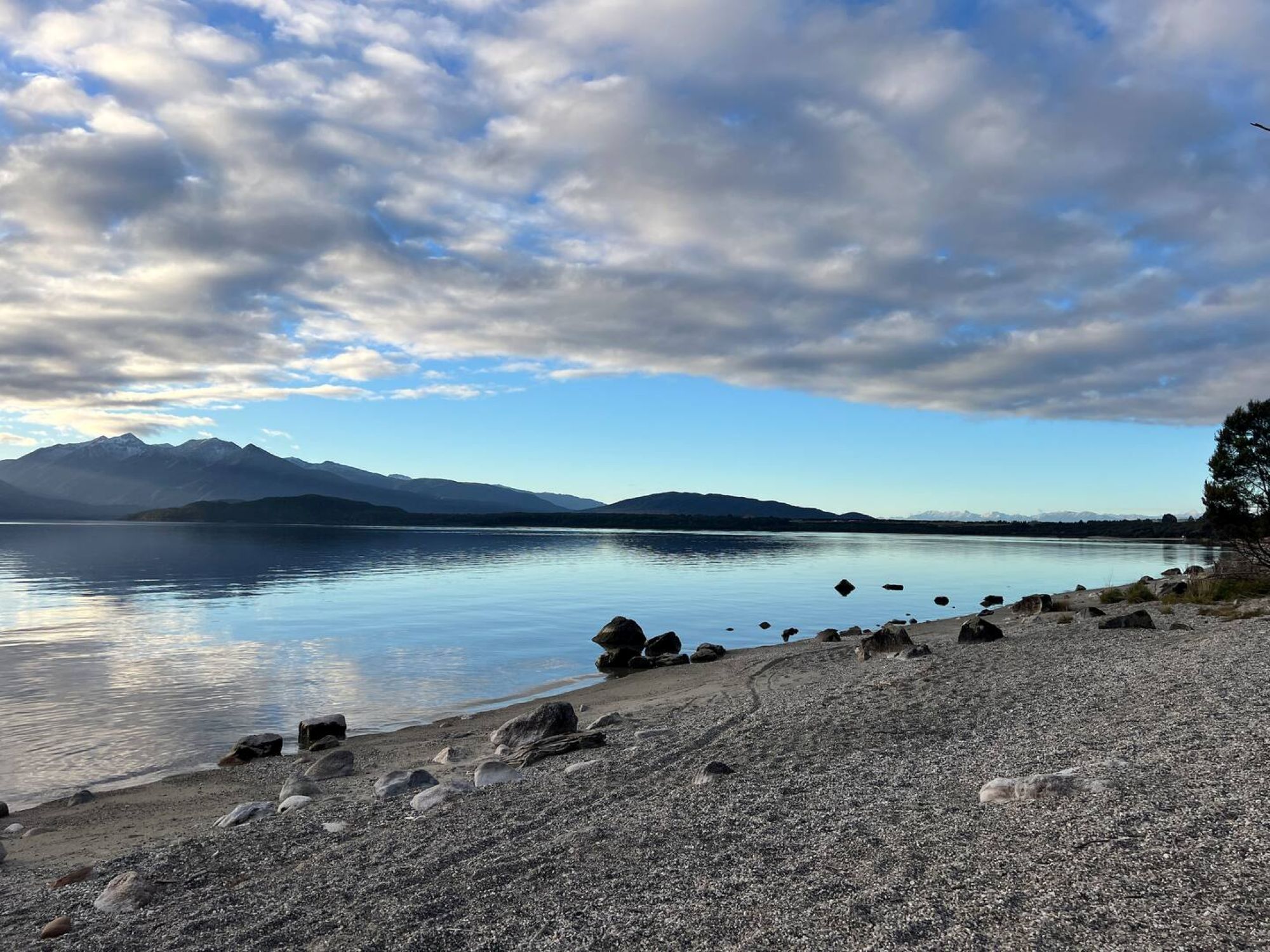 Lake view at Manapouri Leigh Cottage
